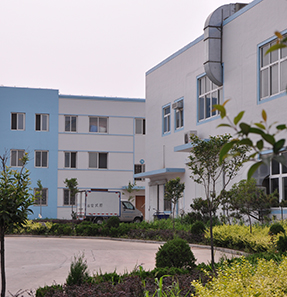 Runxing hold staff sports. 